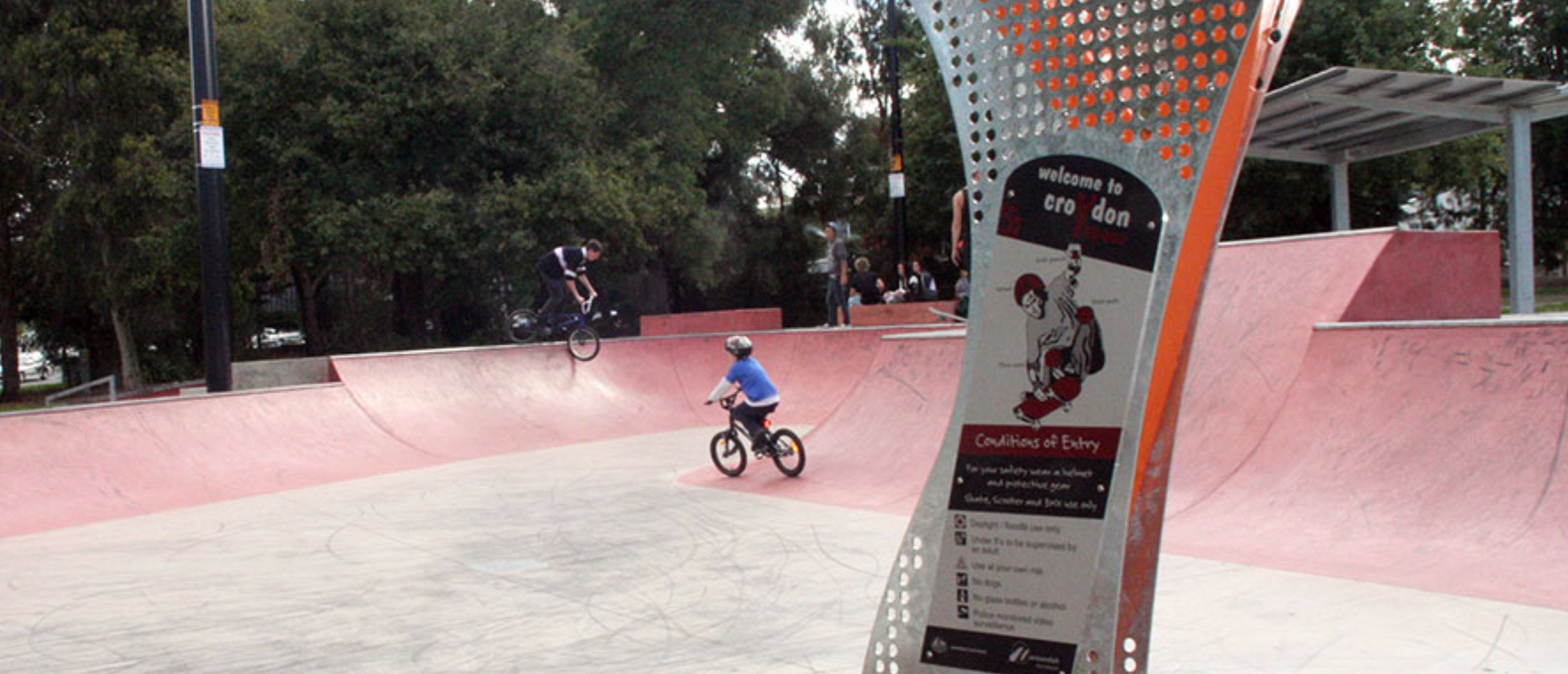 Croyden skate park, Concrete Skateparks build